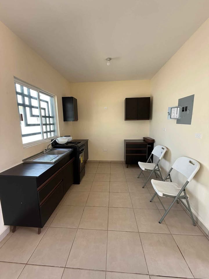 Libertad: Casa 2R/1.5B, sin muebles - foto 3