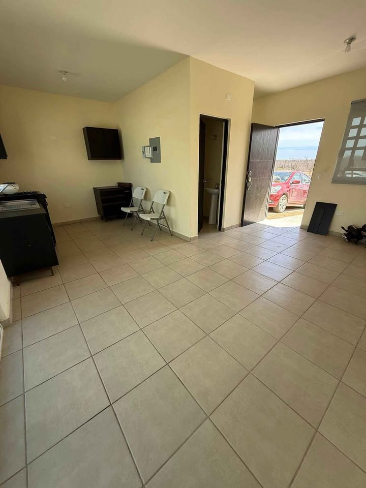 Libertad: Casa 2R/1.5B, sin muebles - foto 4