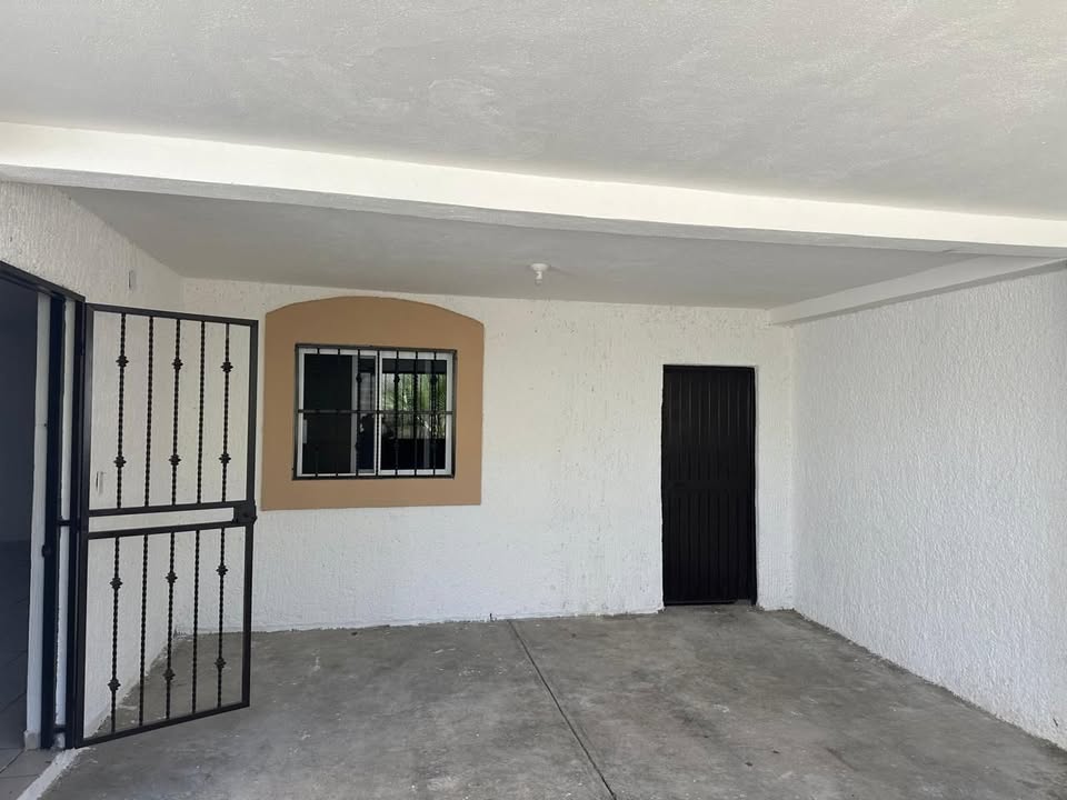 Casa en Trailer Park, 2 rec, 1 baño - foto 4