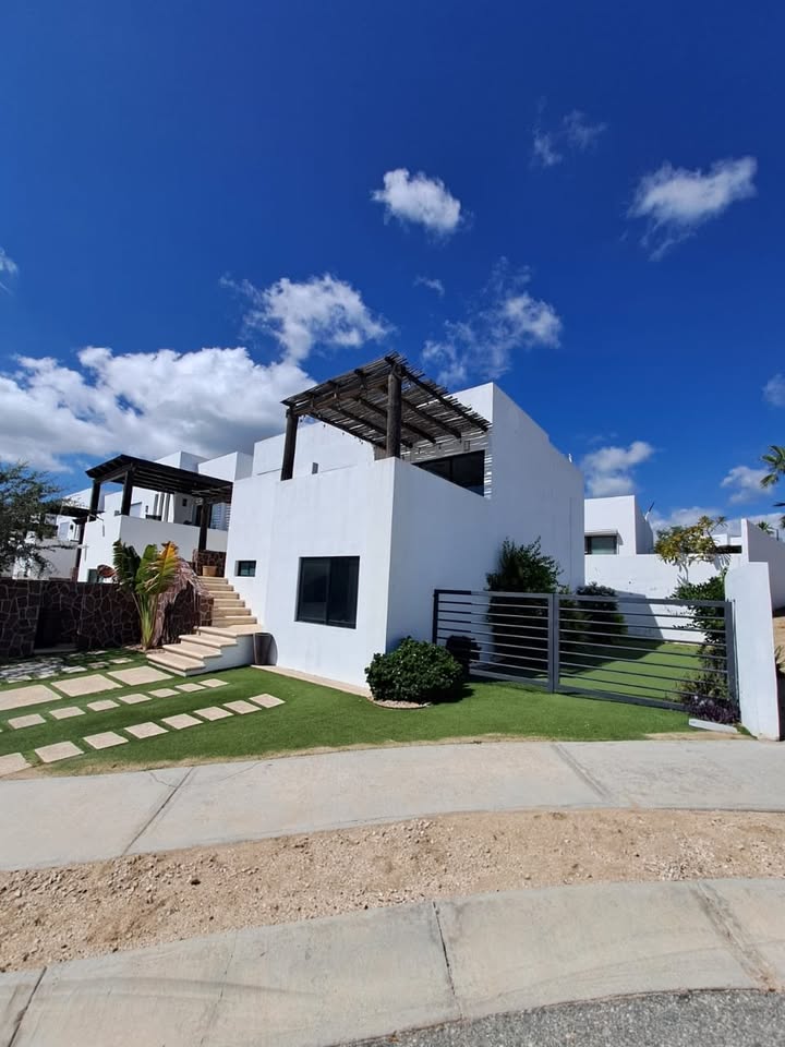 Casa esquina 3rec 3baños, jardín, albercas, Cumbre del Tezal - foto 2