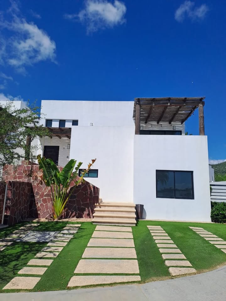 Casa esquina 3rec 3baños, jardín, albercas, Cumbre del Tezal - foto 1