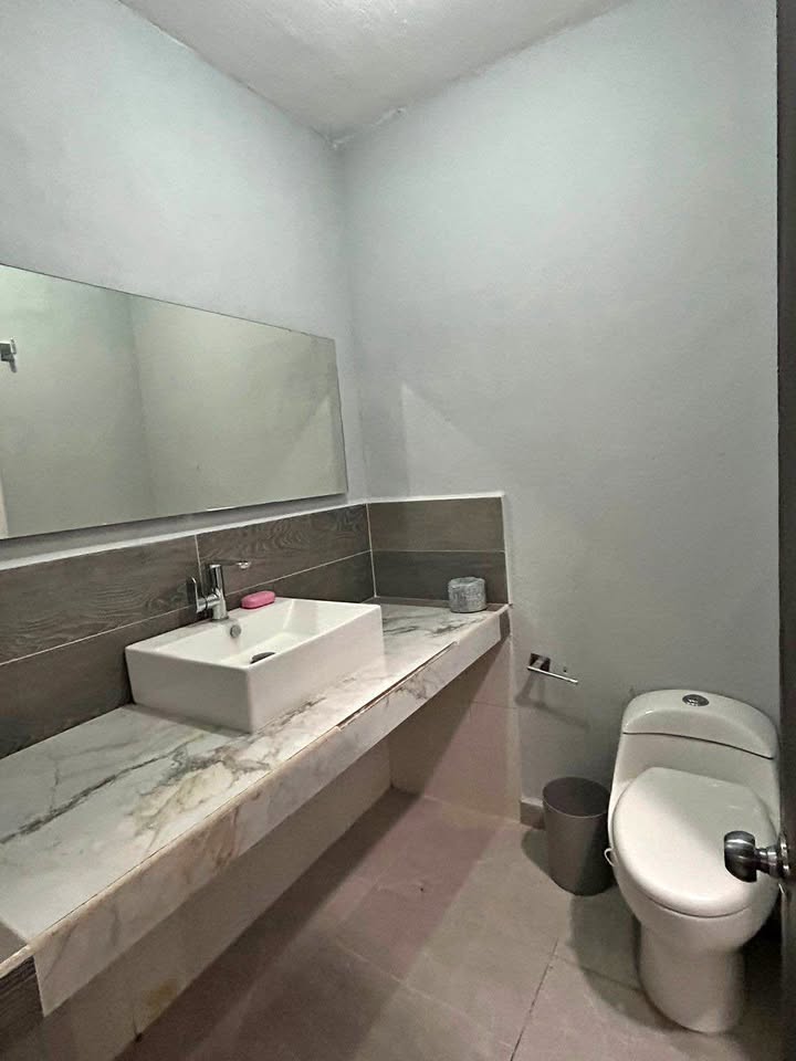 Casa 3rec/2baños, Jardines del Sol, cochera - foto 1