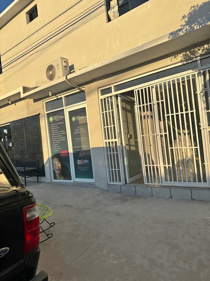 Local comercial, calle principal, Lomas del Sol - foto 1