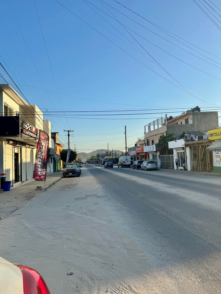 Local comercial, calle principal, Lomas del Sol - foto 3