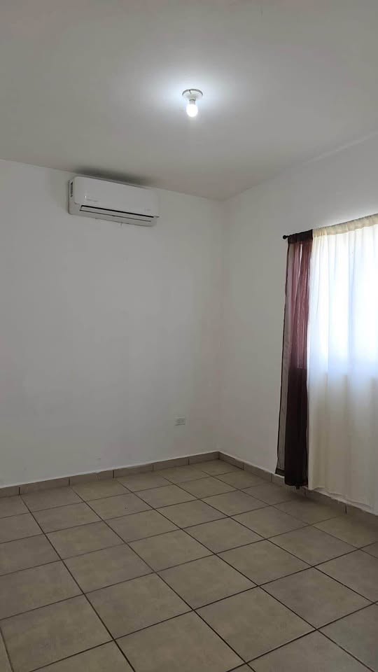 Casa en Libertad, 2 recámaras, 1.5 baños, 2 autos - foto 2