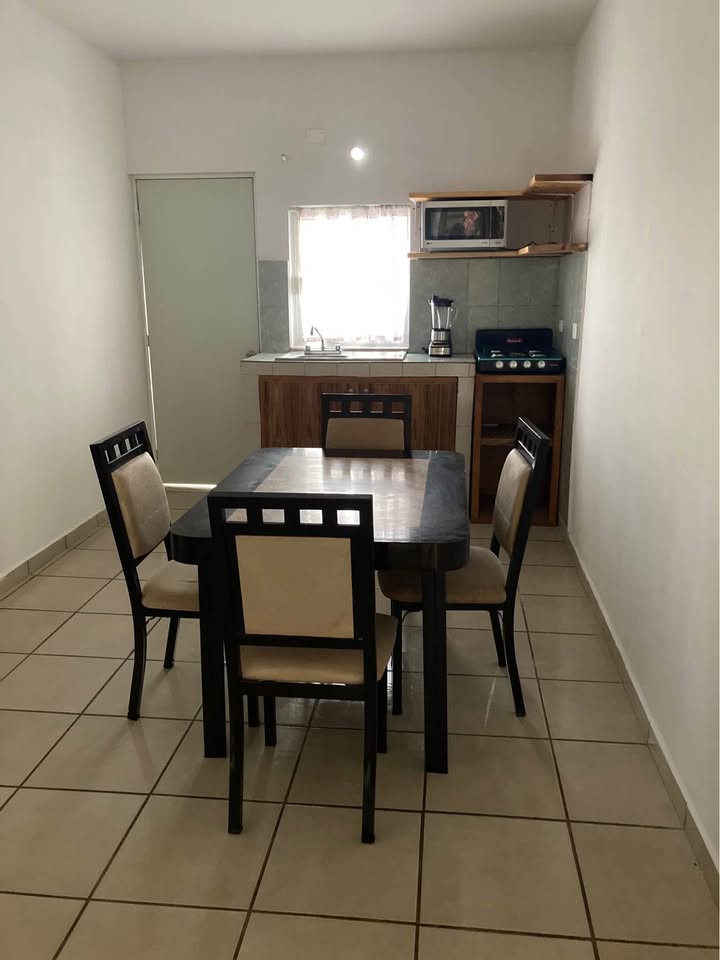 Depa 2 recámaras, 1 baño, Tesoro Residencial - foto 3