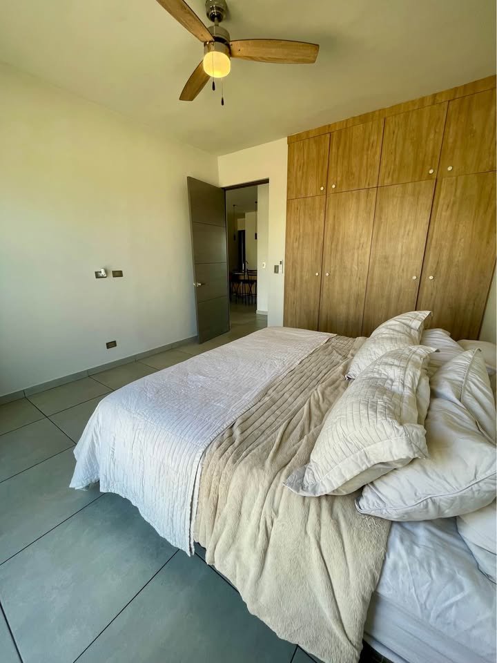 Depa 2 recámaras, Centro, sin muebles, vista mar - foto 2
