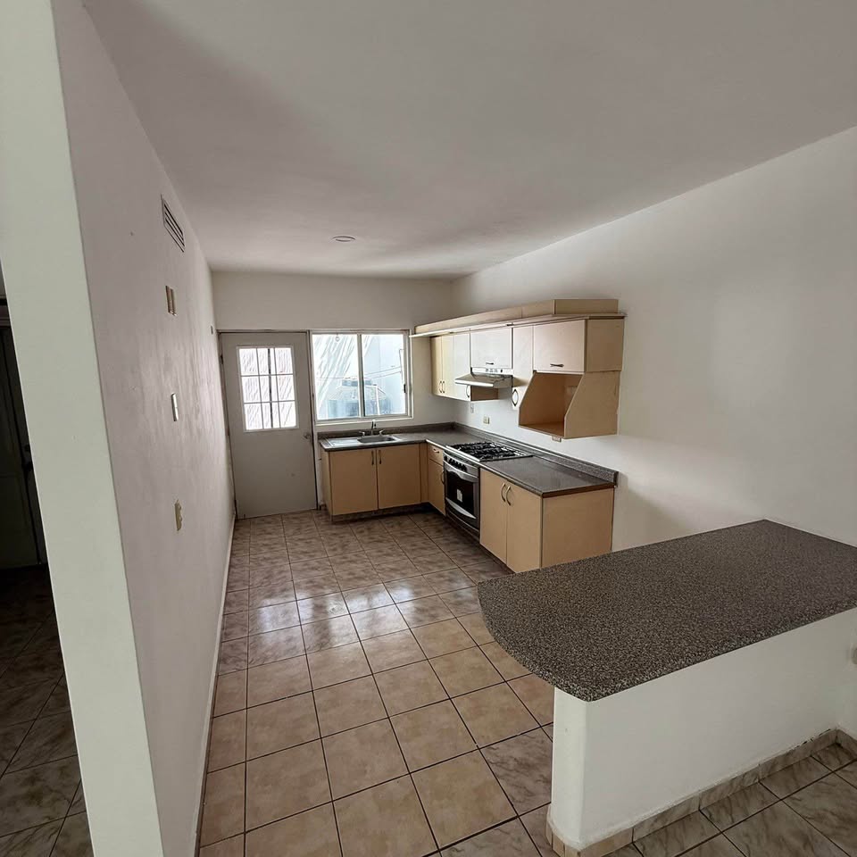 Casa 3 hab, 2.5 baños, sin muebles, Mariano Matamoros - foto 2