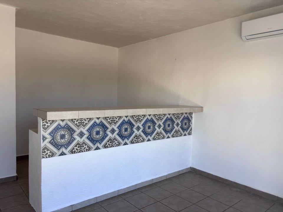 Local 20 m², medio baño, A/C, Agua Clara - foto 2
