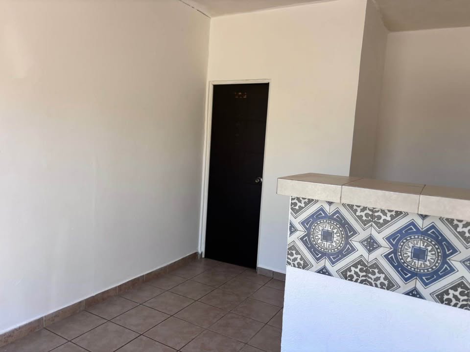 Local 20 m², medio baño, A/C, Agua Clara - foto 4