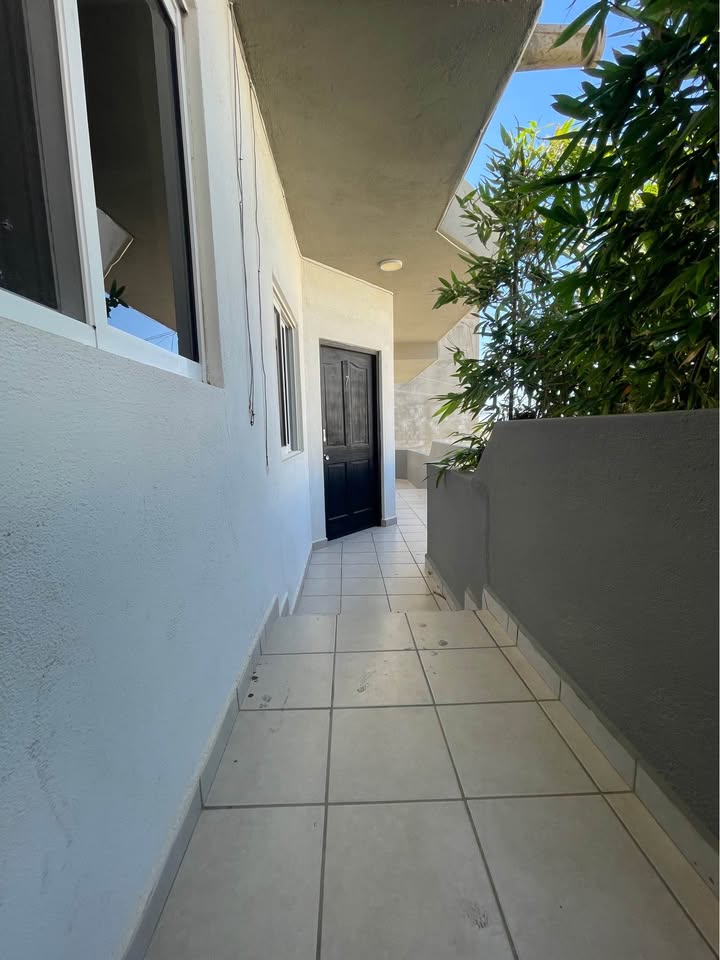 Depa 2 recámaras, 1 baño, semi amueblado, Jacarandas - foto 2