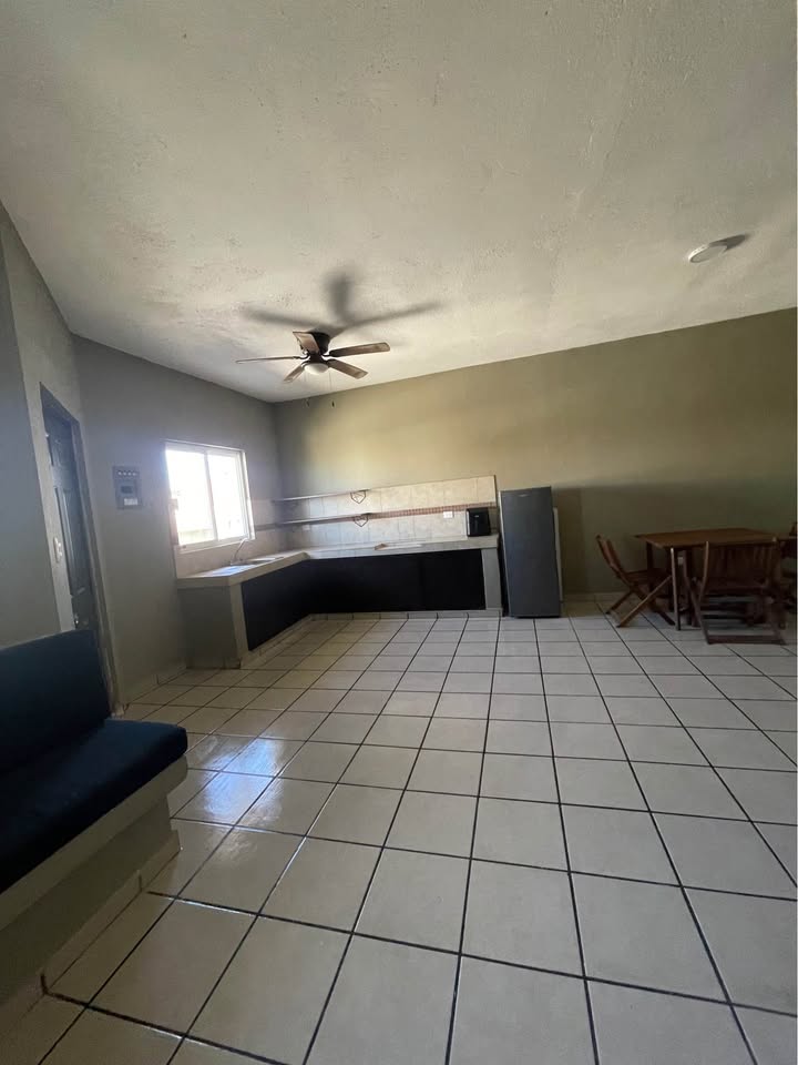 Depa 2 recámaras, 1 baño, semi amueblado, Jacarandas - foto 4
