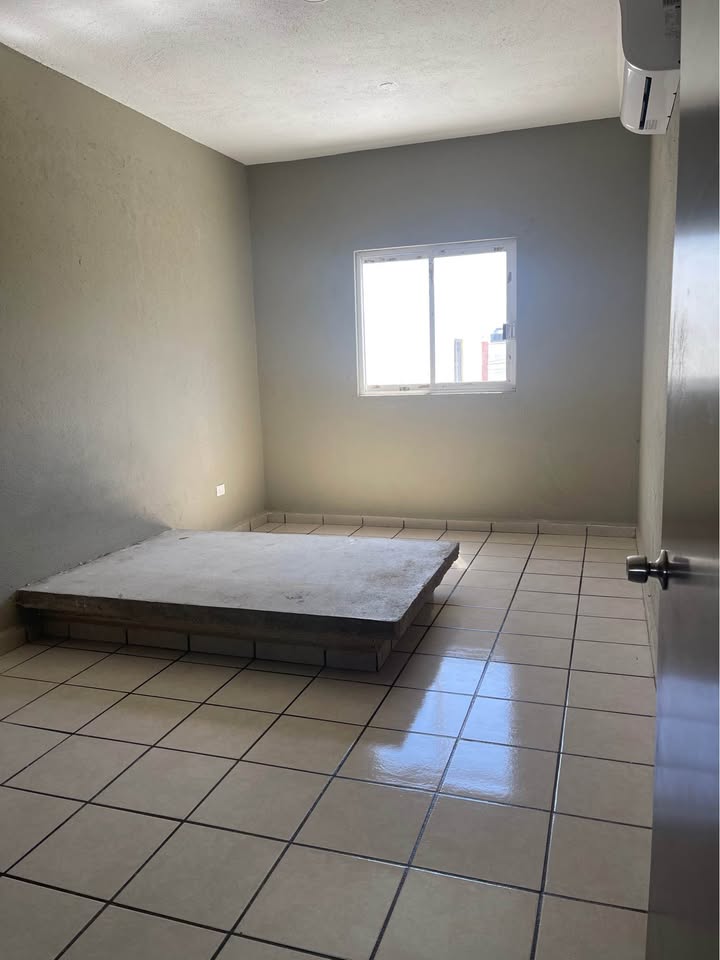 Depa 2 recámaras, 1 baño, semi amueblado, Jacarandas - foto 3