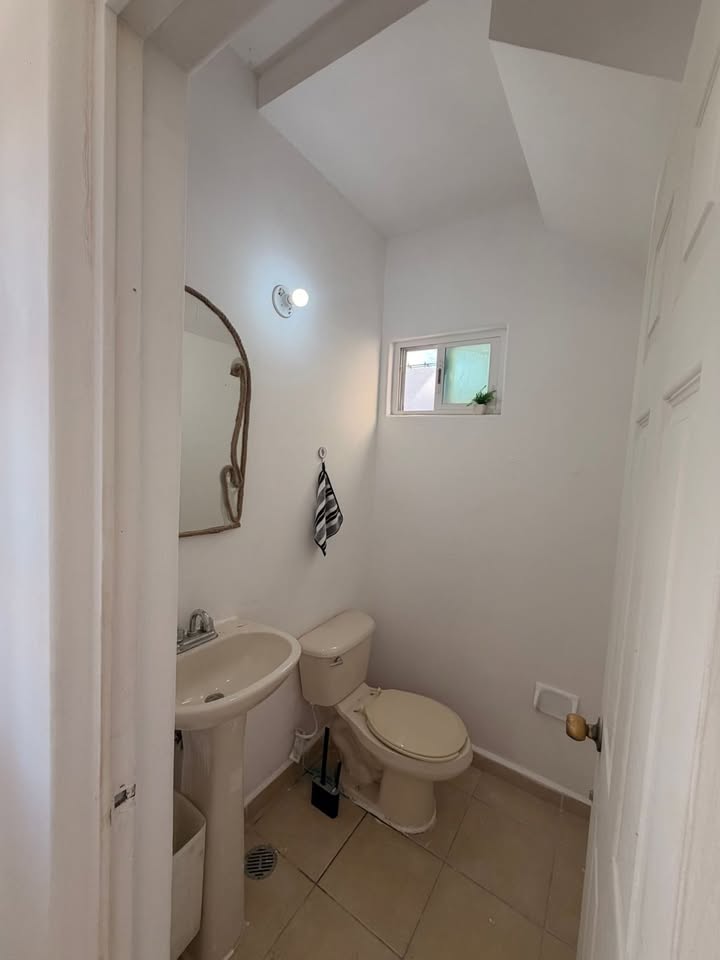Casa 2 recámaras, 1.5 baños, Los Portales - foto 4