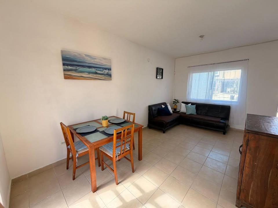 Casa 2 recámaras, 1.5 baños, Los Portales - foto 2
