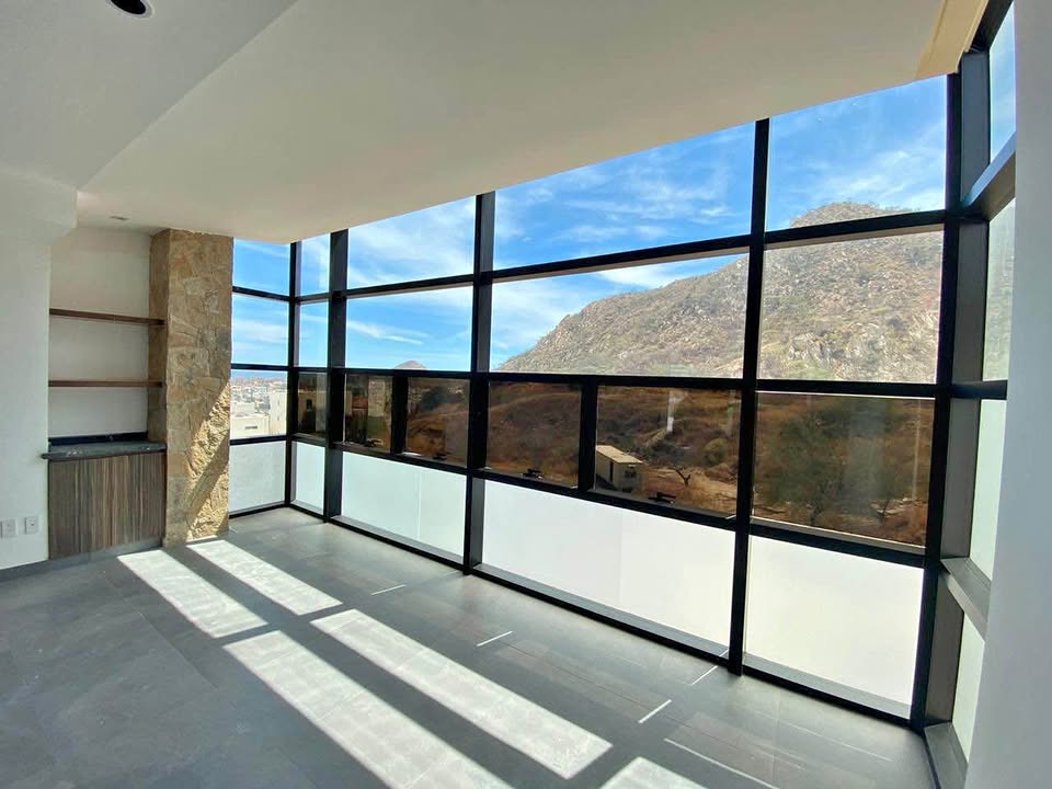 Centro CSL: 3 rec, 2.5 baños, sin amueblar - foto 1