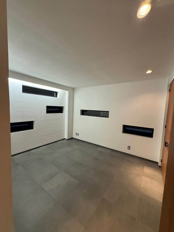 Centro CSL: 3 rec, 2.5 baños, sin amueblar - foto 2