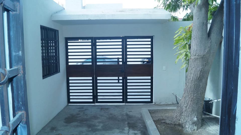 Miramar: Casa de 3 unidades, cochera y expansión - foto 2